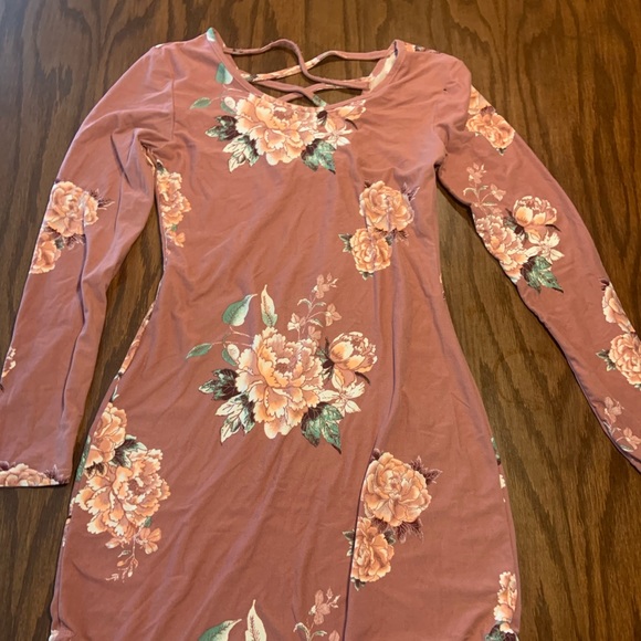 Cute Pink Dress 🌸 - Picture 3 of 4